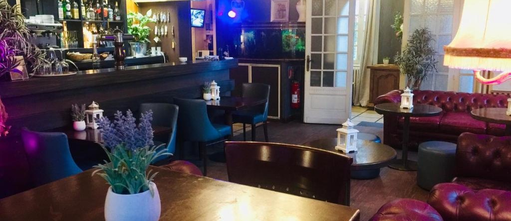 Le Cheval Blanc, Saint-Denis-de-l'Hôtel — photo 1