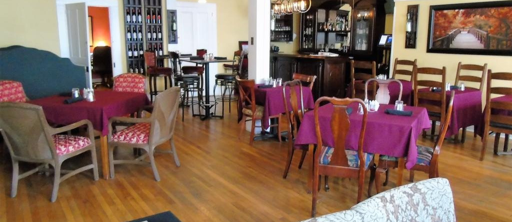 The Charleston Inn, Hendersonville — photo 1