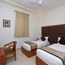 Hotel Paras Royale, Kota — photo 3