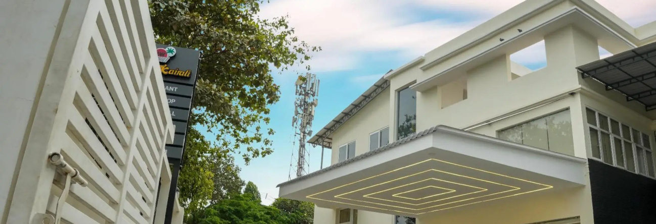 Hotel Kairali, 科敦加卢尔 — 照片 1