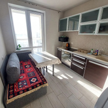 v Tsenter Noviy ZhK (Akaskova 81/1) Idealno dlya Semyi do 5 Chel Parkovka i Konditsioner Flat, Ufa — photo 4