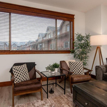 Modern Riverstone Condo with Grand Deck - Steps to Shops, Restaurants & Trail, 科达伦 — 照片 2