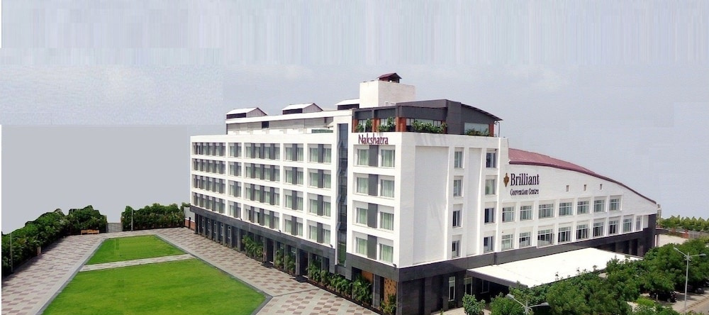 Brilliant Convention Centre, Indore — photo 1