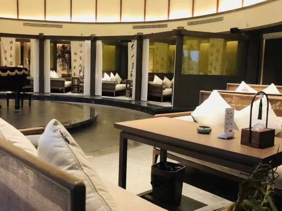 Fun House Diamond Hotel, 岳池 — 照片 1