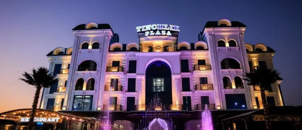 Tinchlik Plaza Hotel, 纳沃伊 — 照片 1