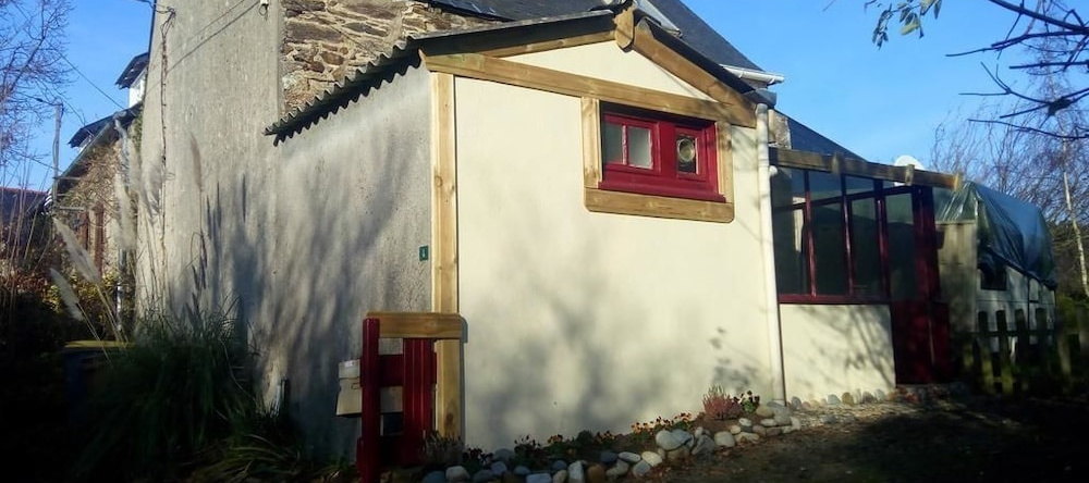 Cottage-Cottage-Wet room-Street View-La petite maison, 普卢吉耶尔 — 照片 1