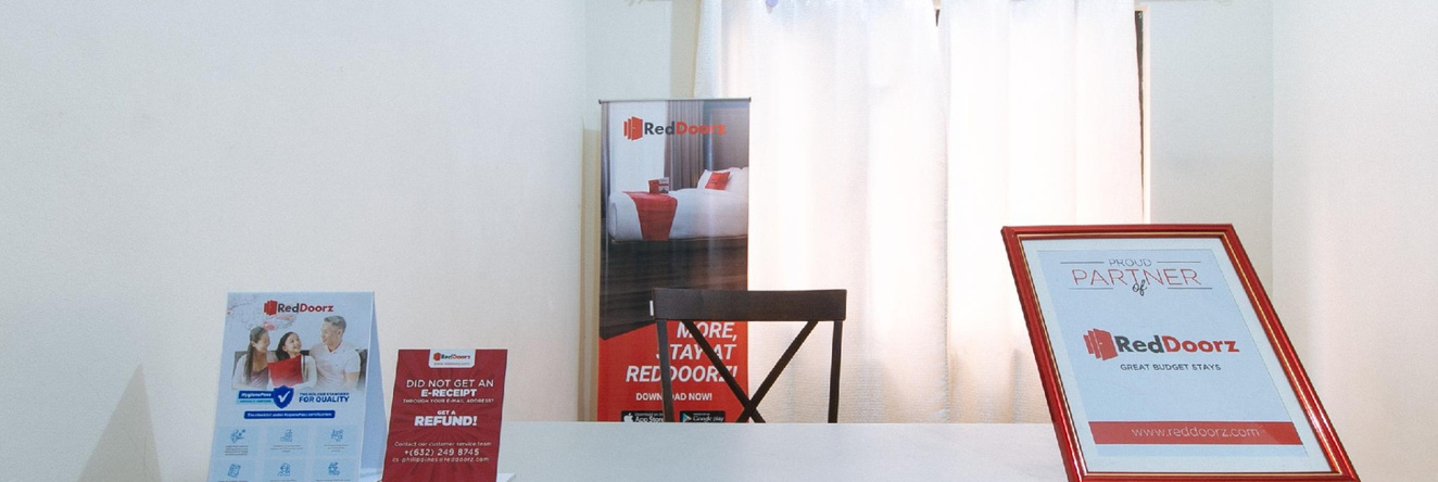 RedDoorz @ 77 Travellers Inn Malolos Bulacan, 马洛洛斯 — 照片 1