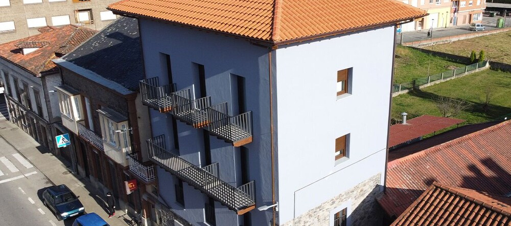 Apartamentos Puerta de Occidente, 萨拉斯 — 照片 1