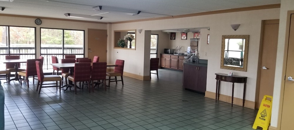 Super 8 Motel Ruther Glen Kings Dominion Area, 拉瑟格伦 — 照片 1