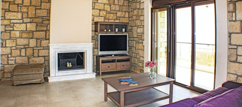 Stunning Home In Heraklion With Wifi And 3 Bedrooms, Кастри — фото 1