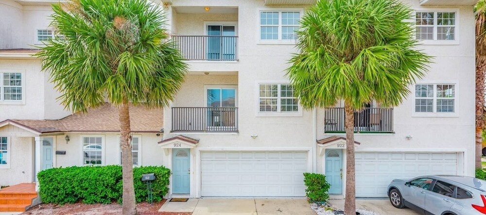 Beach Serenity 2 - Private Condo With Ocean Views, Jacksonville Beach — photo 1