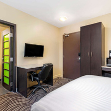 La Quinta Inn & Suites By Wyndham Oshawa, Ошава — фото 3