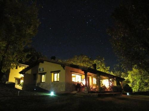 Hotel Rural El Camino, 阿雷纳斯德圣佩德罗 — 照片 1