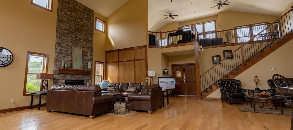 Classy Canyon Retreat - 5 Br Home, 福赛斯 — 照片 1