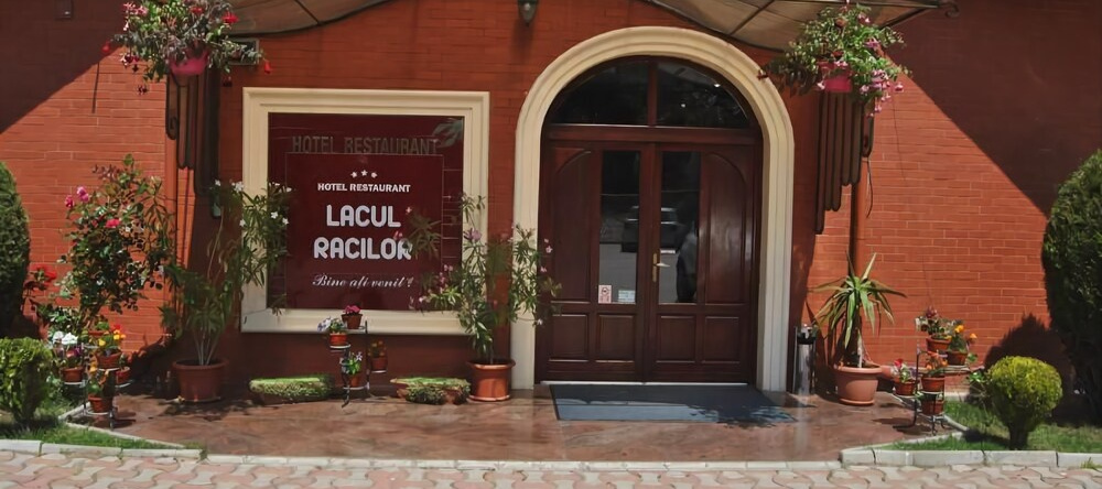 Hotel Lacul Racilor, 8月23日 — 照片 1