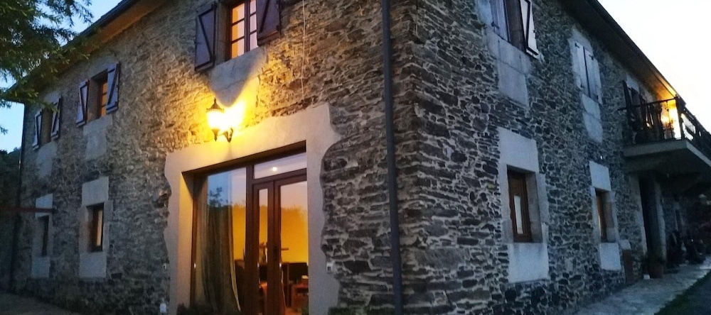 Apartment With 3 Bedrooms In Viveiro, With Wonderful Mountain View, Terrace And Wifi Near The Beach, Вивейро — фото 1