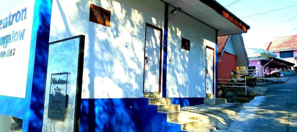 Neutron Bungalow, Ko Sichang — photo 1