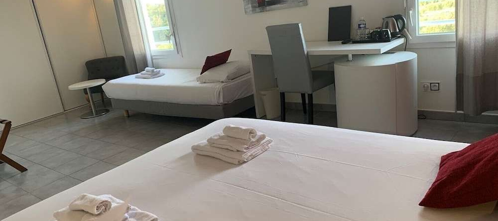 Hotel Restaurant Le Gardon - Pont Du Gard, Колья — фото 1