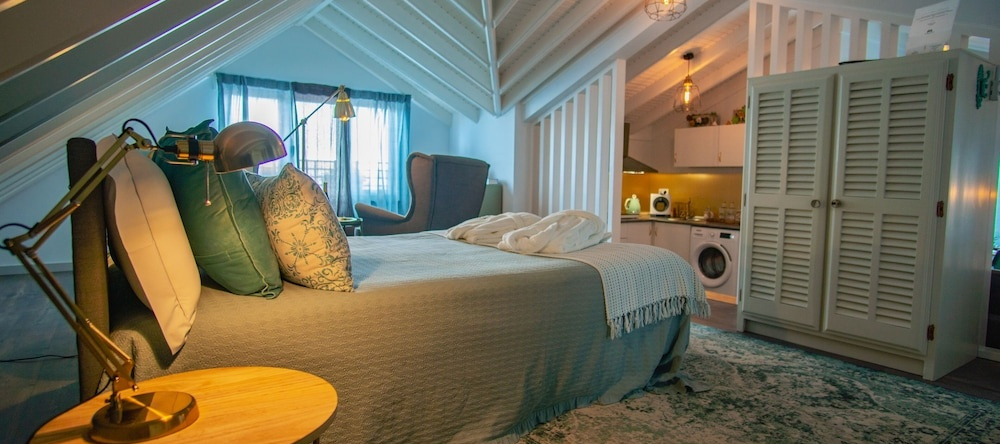 My Bed In Pico, Мадалена — фото 1
