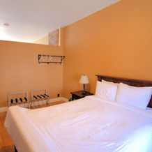In Season Guest Suite, Трент Хилс — фото 5