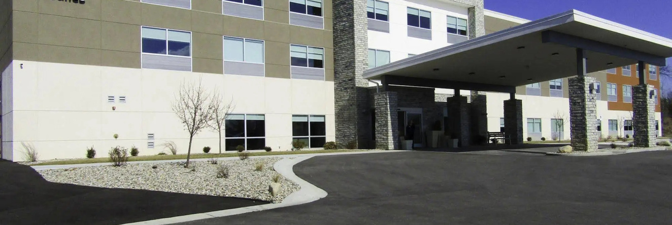 Holiday Inn Express & Suites Coldwater By Ihg, Колдуотер — фото 1