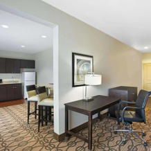 La Quinta Inn & Suites by Wyndham Pearsall, 珀歇尔 — 照片 4