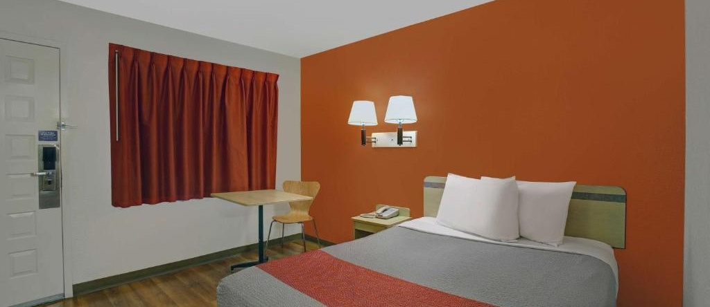 Super 8 By Wyndham Livermore, Ливермор — фото 1