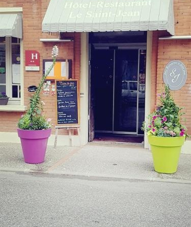 Hôtel Restaurant Le Saint Jean, 博蒙德洛马涅 — 照片 1