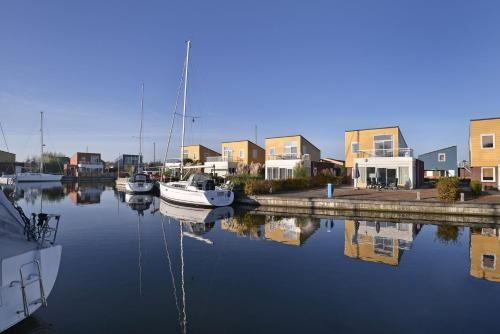Nautic Rentals - Marinapark Oude-Tonge, Oostvoorne — photo 1