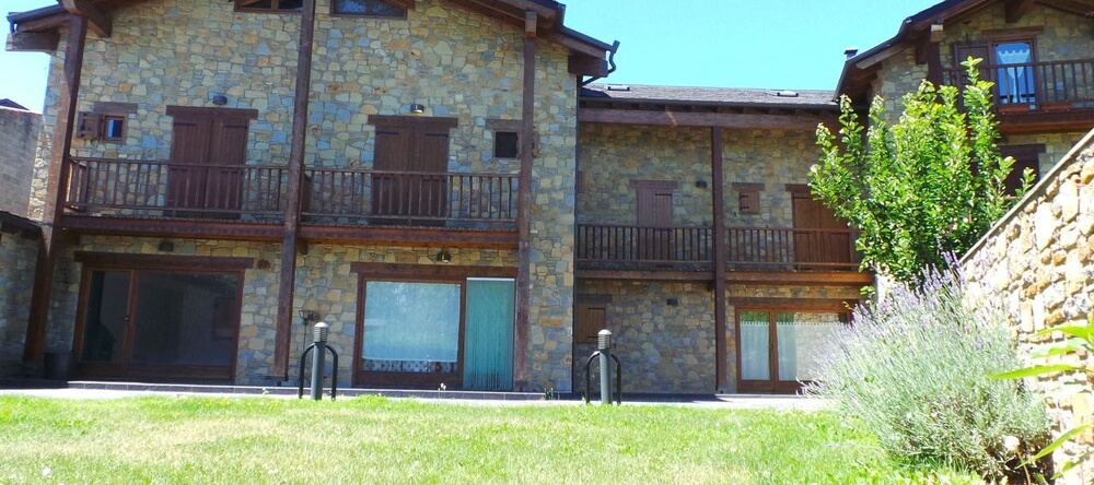 House With 4 Bedrooms in Bellver de Cerdanya, With Wonderful Mountain, 贝利韦尔德塞尔达尼亚 — 照片 1