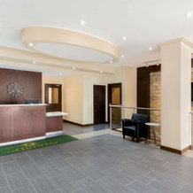 La Quinta Inn & Suites By Wyndham Oshawa, Ошава — фото 2