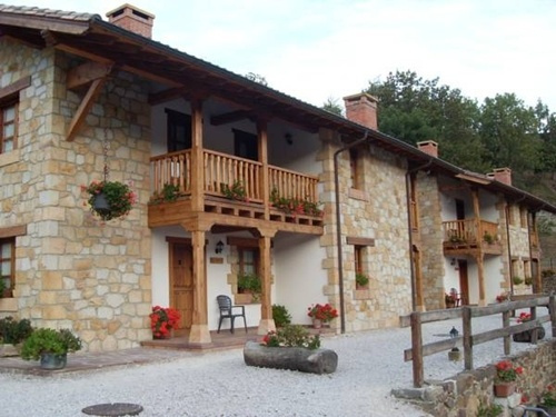 Viviendas Rurales Los Llares, 莱罗内斯 — 照片 1