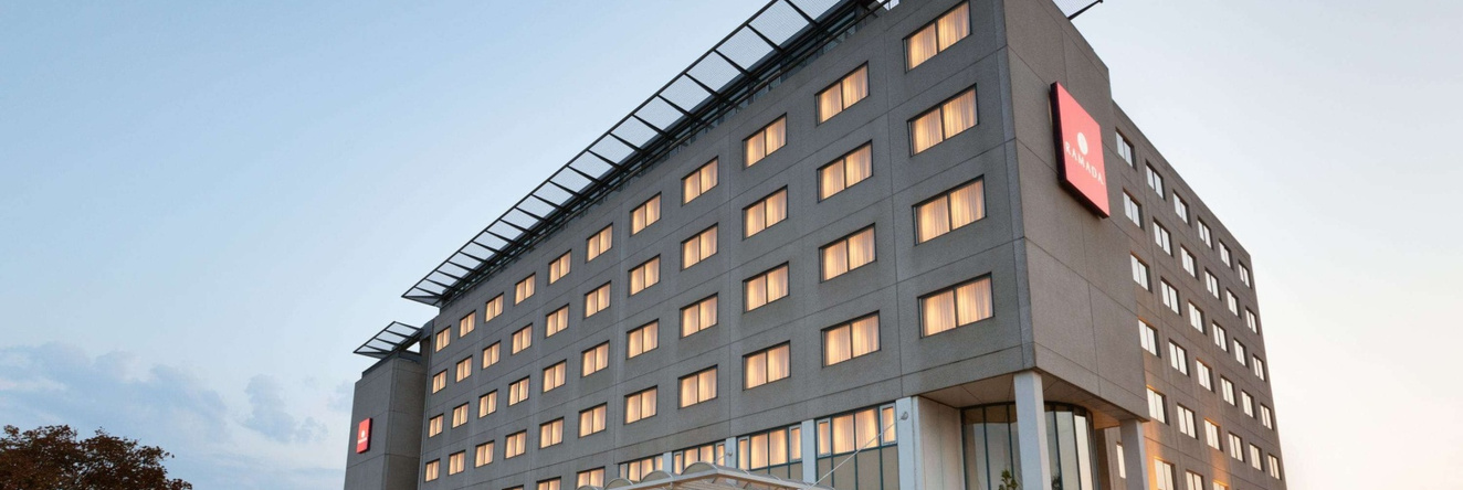 Ramada Amsterdam Airport Schiphol Hotel, Badhoevedorp — photo 1