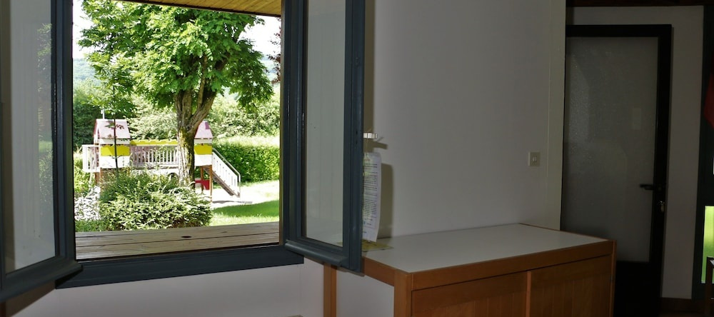 Camping le Paisserou - Chalets, 纳亚克 — 照片 1