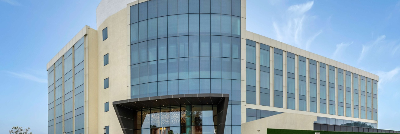 Radisson Hotel Bareilly Airport, Барейлли — фото 1