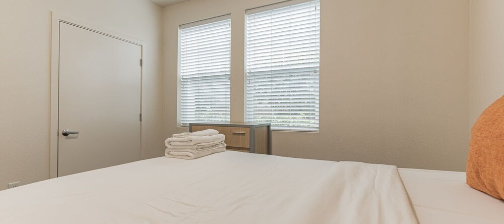 Modern Apartment With Upgraded Amenities Near CSU, Chico — photo 1