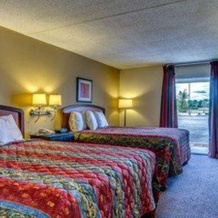 Econo Lodge, Lumberton — photo 4