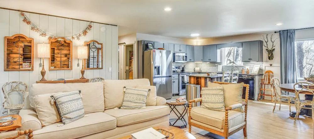 Classy Clayton Home w/ Views < 1 Mi to Downtown!, 克莱顿 — 照片 1