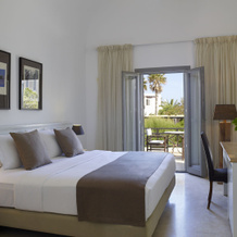 9 Muses Santorini Resort, 佩里萨 — 照片 4