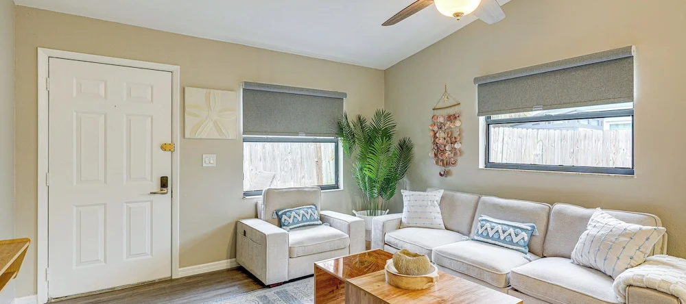 Dtwn Palm Harbor Condo: Walk to Water!, Palm Harbor — photo 1