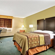 Super 8 By Wyndham Raleigh North East, Роли — фото 4