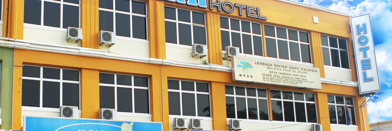 Max Inn Suite Hotel, Парит Раджа — фото 1