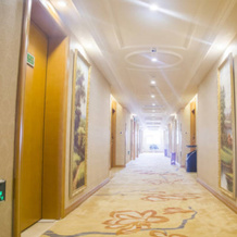 Vienna International Hotel Xinyang Yangshan New District Branch, Синьян — фото 4