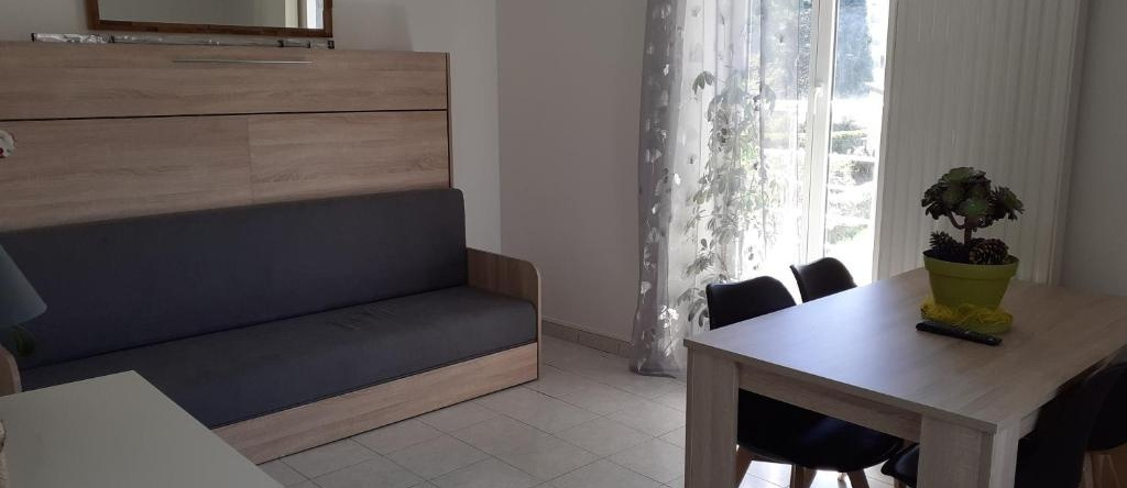 Studio En Plein Centre Ville - 2 a 4 Personnes, 坦斯 — 照片 1