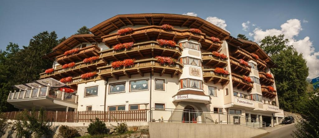 Panoramahotel Schwendbergerhof, 希帕赫 — 照片 1