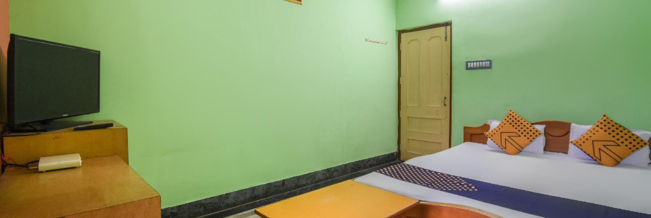 SPOT ON 64296 Hotel Rajamahal, 班库拉 — 照片 1