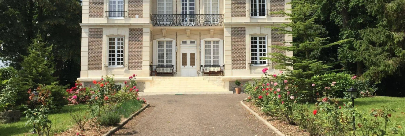 Château d'Avesnes Le Castelet, 阿旺昂布雷 — 照片 1