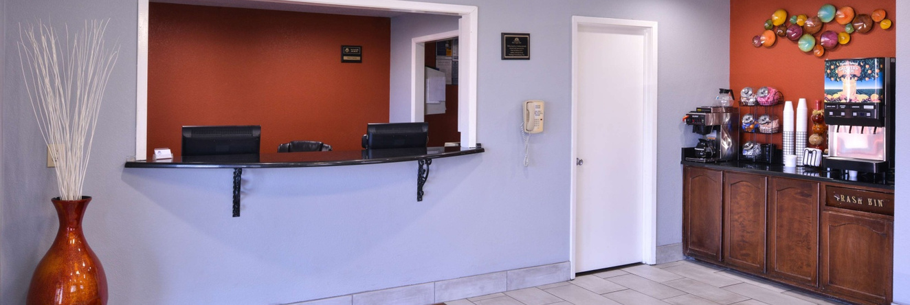 Americas Best Value Inn Batesville, Бейтсвилл — фото 1