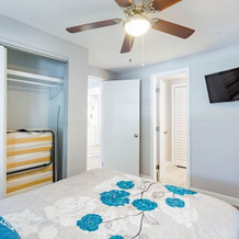 Cozy Jacuzzi Home, Orient Park — photo 5