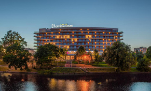 Crystal House Suite Hotel & Spa